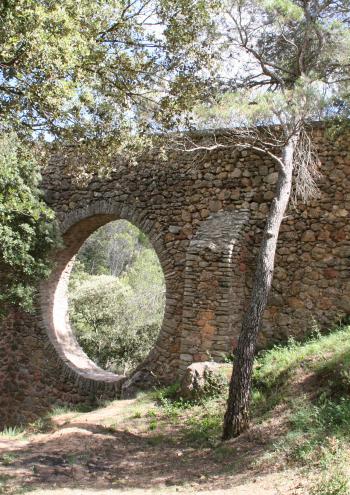 Le Barroux, acqueduc